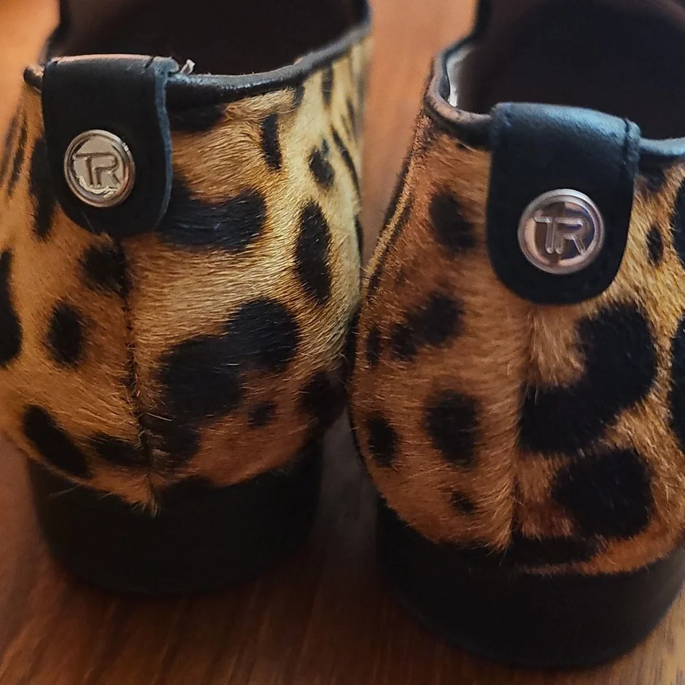 Taryn Rose Bryanna Leopard Calf Hair Loafers | NWT Sz 7 | Luxe Comfort Flat